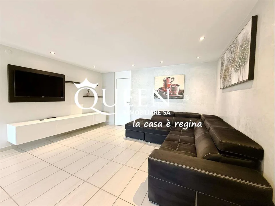 Bissone: 4.5-Zimmer-Wohnung, 150 m², Seeblick, Garten, Portikus