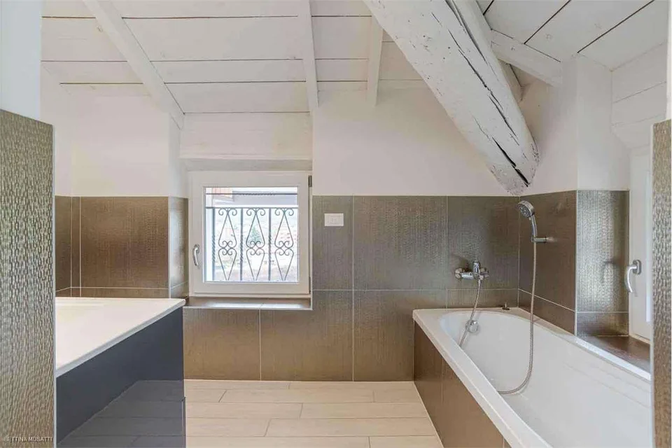BALERNA | PALAZZINA COMPLETAMENTE RIATTATA  - OTTIMA OPPORTUNITÀ A R