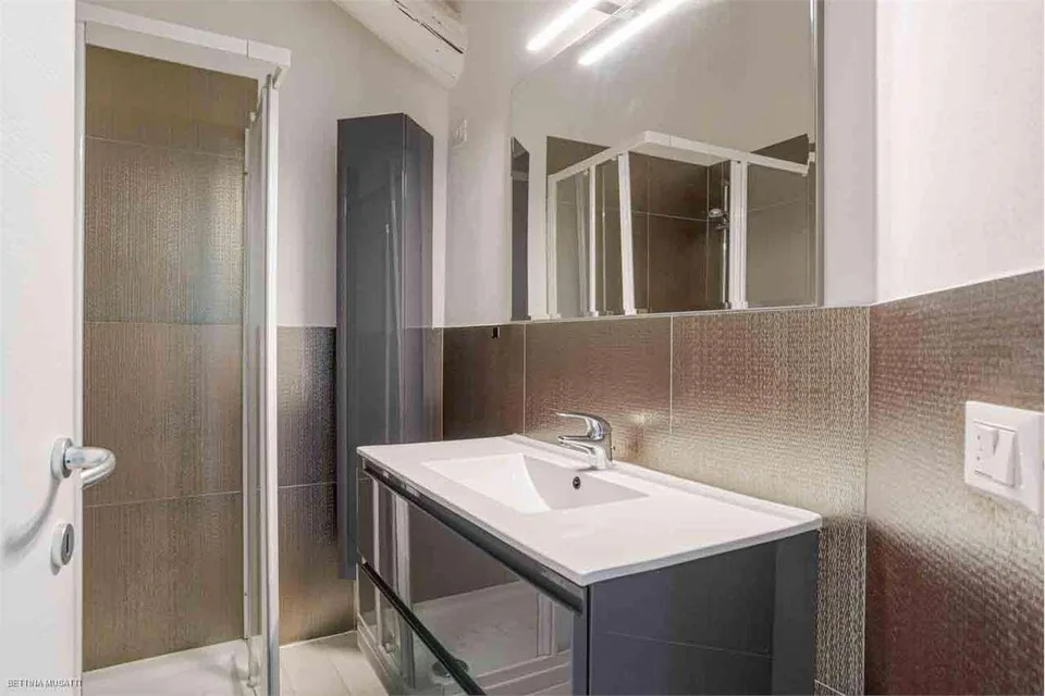 BALERNA | PALAZZINA COMPLETAMENTE RIATTATA  - OTTIMA OPPORTUNITÀ A R