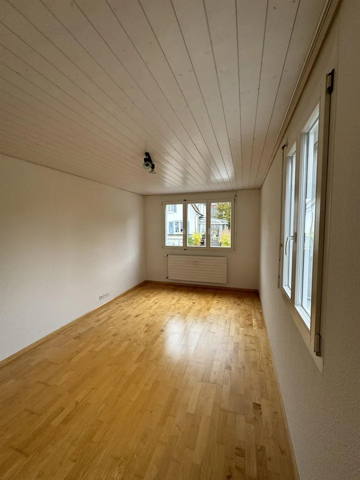 Helle 3.5 Zimmer Wohnung mit privater Terrasse