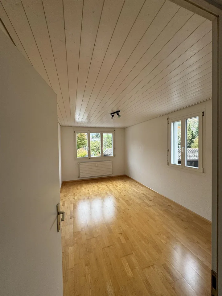 Helle 3.5 Zimmer Wohnung mit privater Terrasse