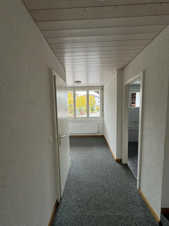 Helle 3.5 Zimmer Wohnung mit privater Terrasse