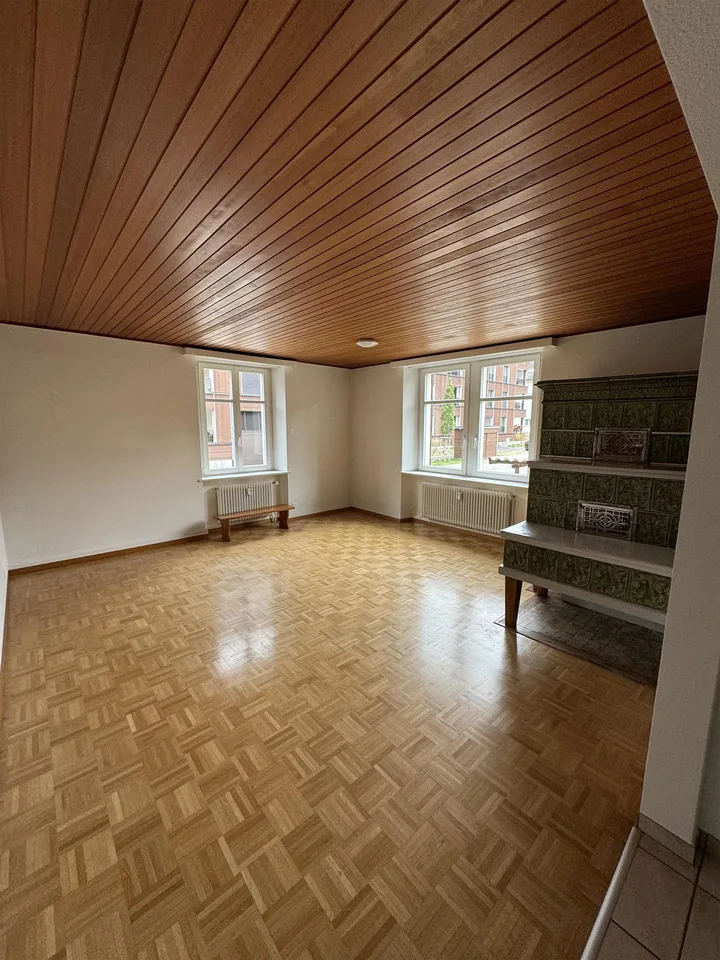 Helle 3.5 Zimmer Wohnung mit privater Terrasse