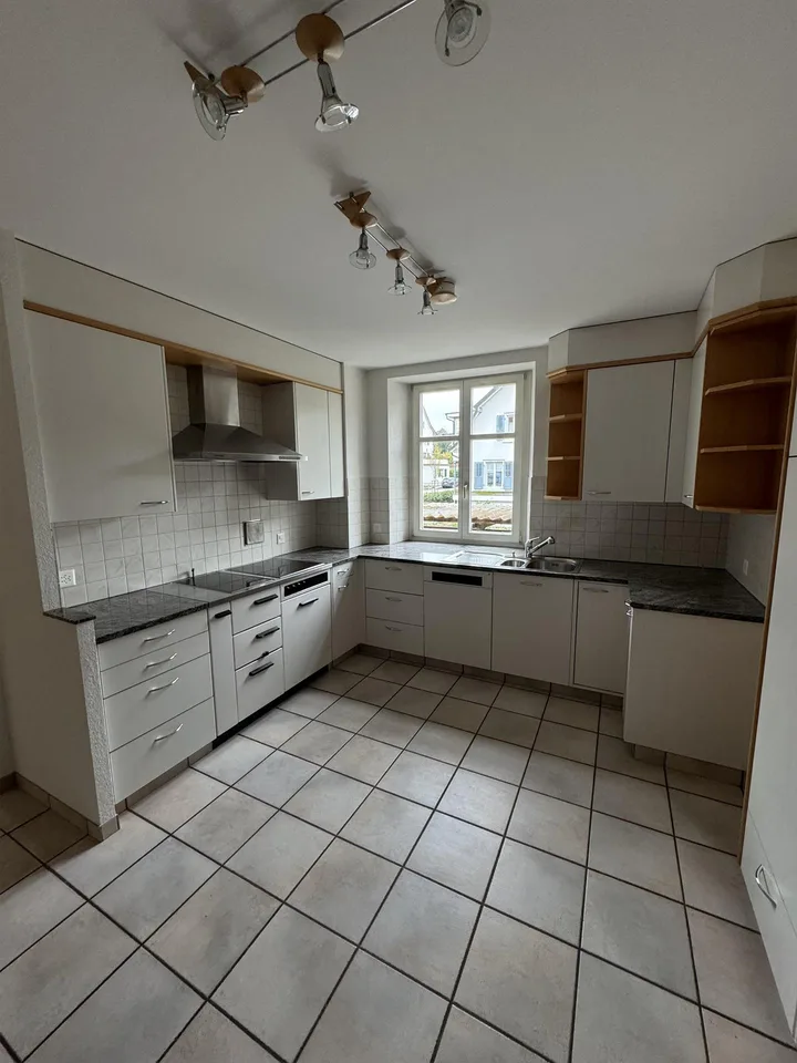 Helle 3.5 Zimmer Wohnung mit privater Terrasse