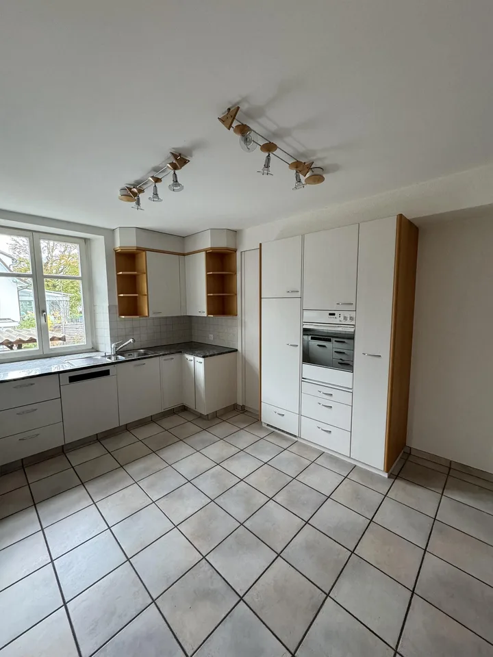Helle 3.5 Zimmer Wohnung mit privater Terrasse