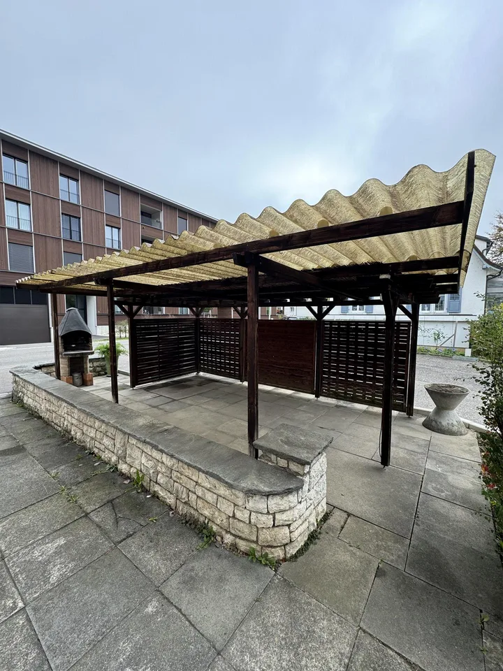 Helle 3.5 Zimmer Wohnung mit privater Terrasse