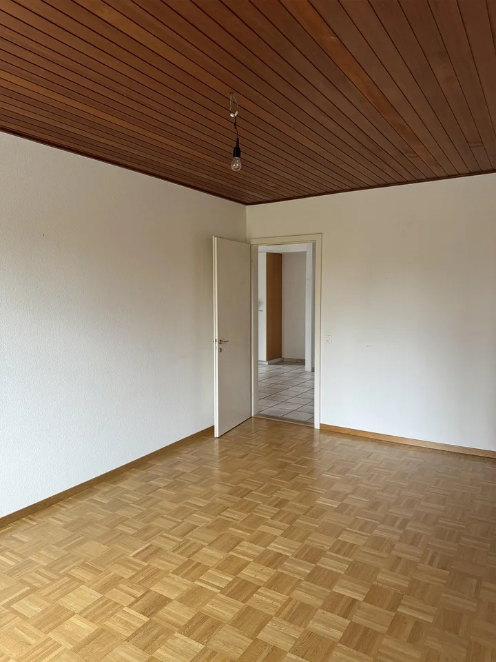 Helle 3.5 Zimmer Wohnung mit privater Terrasse