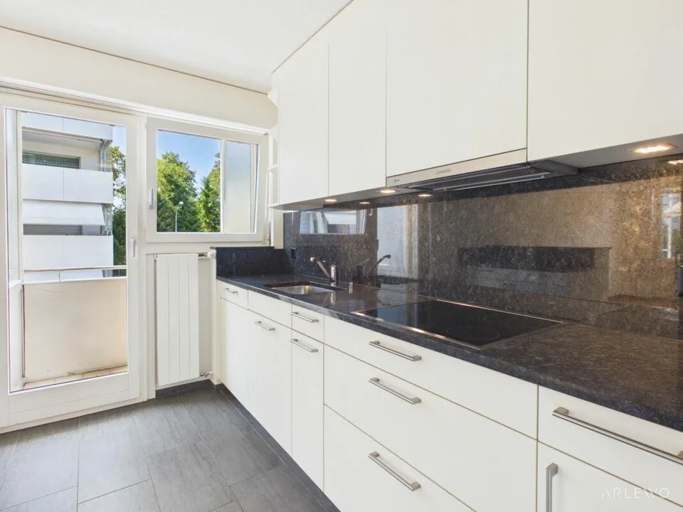 Bright 4.5-room apartment with balcony and garage in Emmen