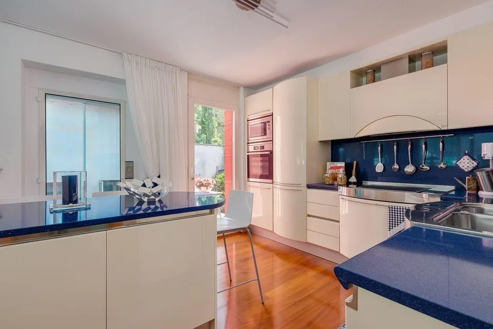 Villa 5.5 locali con vista e giardino a Davesco-Soragno