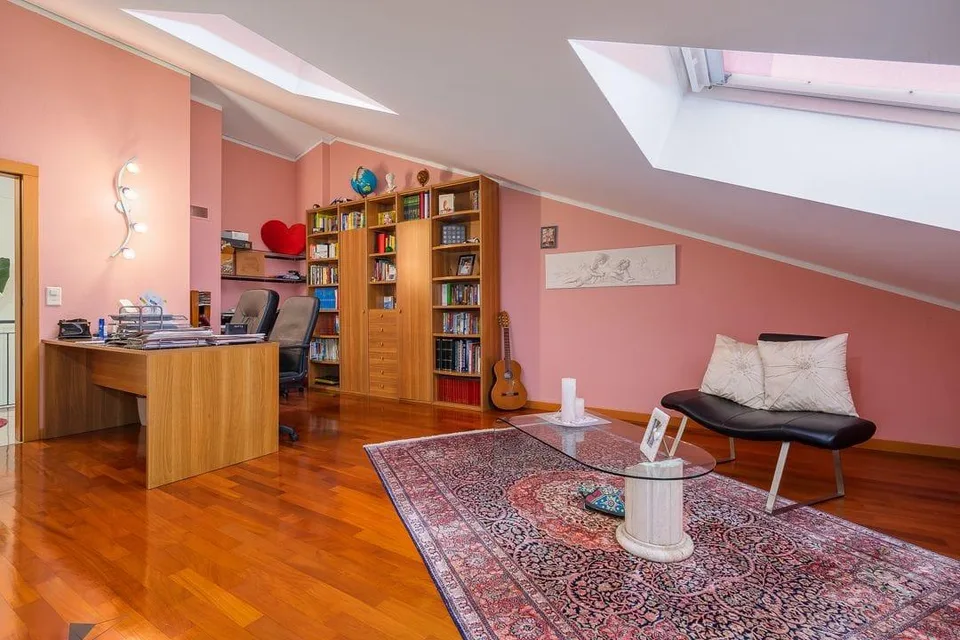 Villa 5.5 locali con vista e giardino a Davesco-Soragno