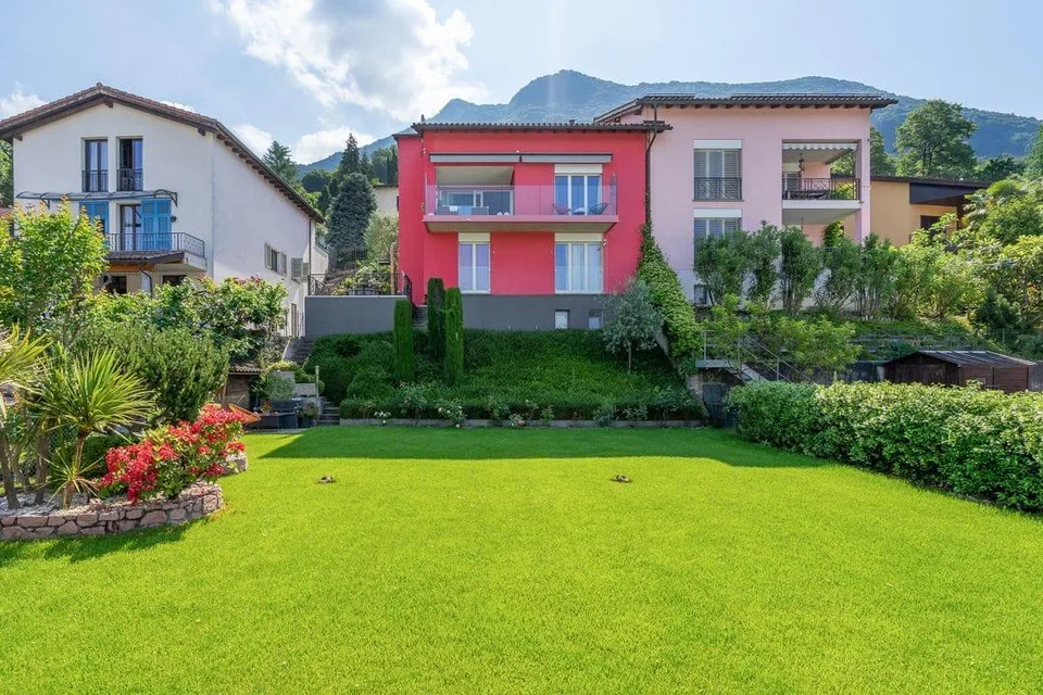 Villa 5.5 locali con vista e giardino a Davesco-Soragno