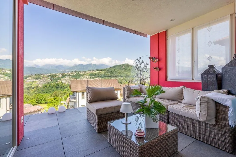 Villa 5.5 locali con vista e giardino a Davesco-Soragno