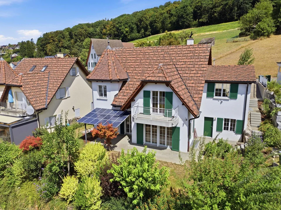 Exklusive Landhausvilla mit Türmli an sonniger Südwesthanglage, nur...