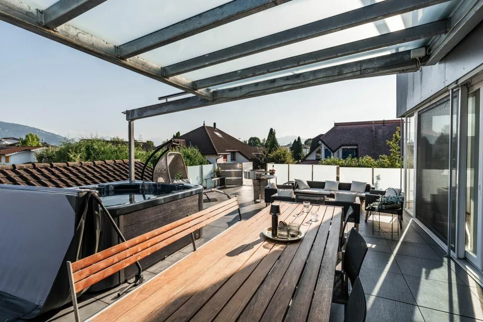 Grosszügiges 8-Zimmer-Einfamilienhaus mit Einliegerwohnung, Garten und grosser Terrasse