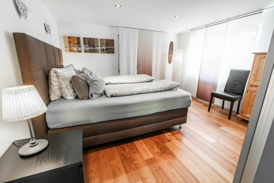 Grosszügiges 8-Zimmer-Einfamilienhaus mit Einliegerwohnung, Garten und grosser Terrasse
