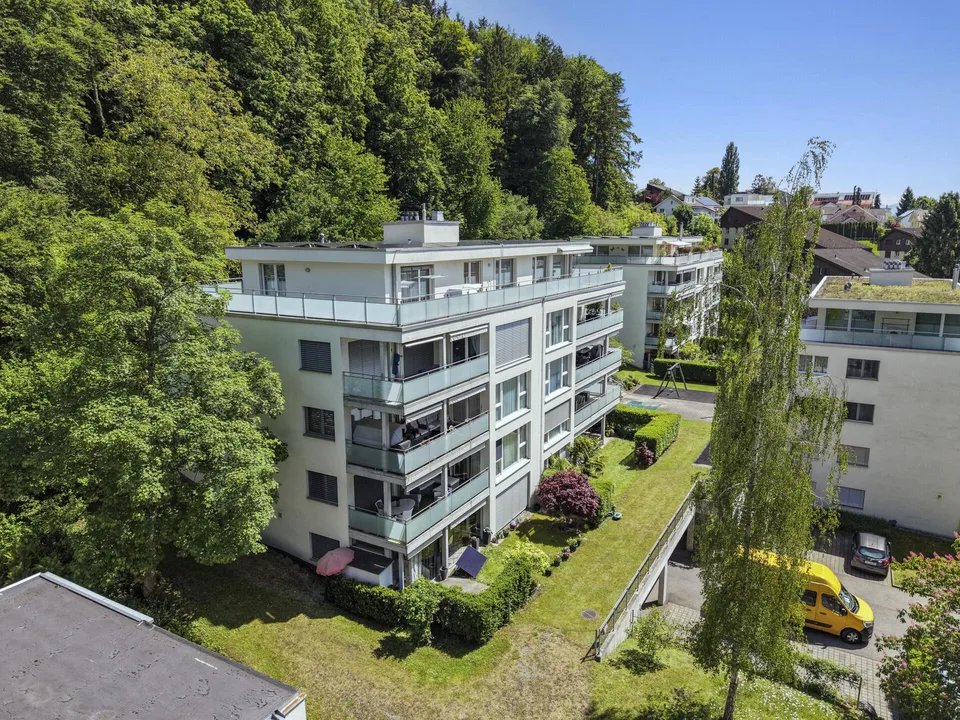 Grosszügige Attikawohnung mit beeindruckender Rundumterrasse