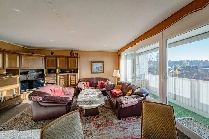 ATTRACTIVE INVESTMENT OPPORTUNITY WITH A RENOVATION PLAN