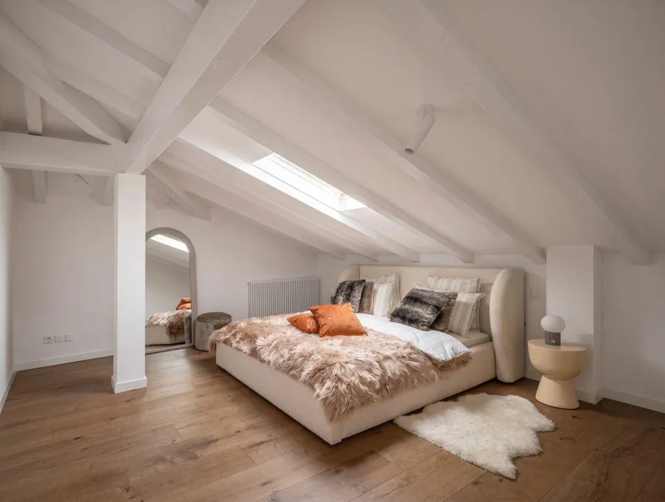 ASCONA - Exklusive Maisonette mit Cheminée, sonnigen Terrassen & nur 6 Wohneinheiten | Duplex esclusivo con camino, terrazze soleggiate e solo 6 unità abitative