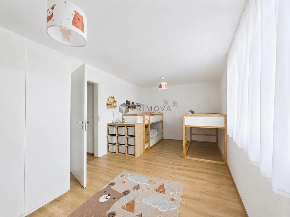 Neuwertiges Doppeleinfamilienhaus zum Greifen nah!