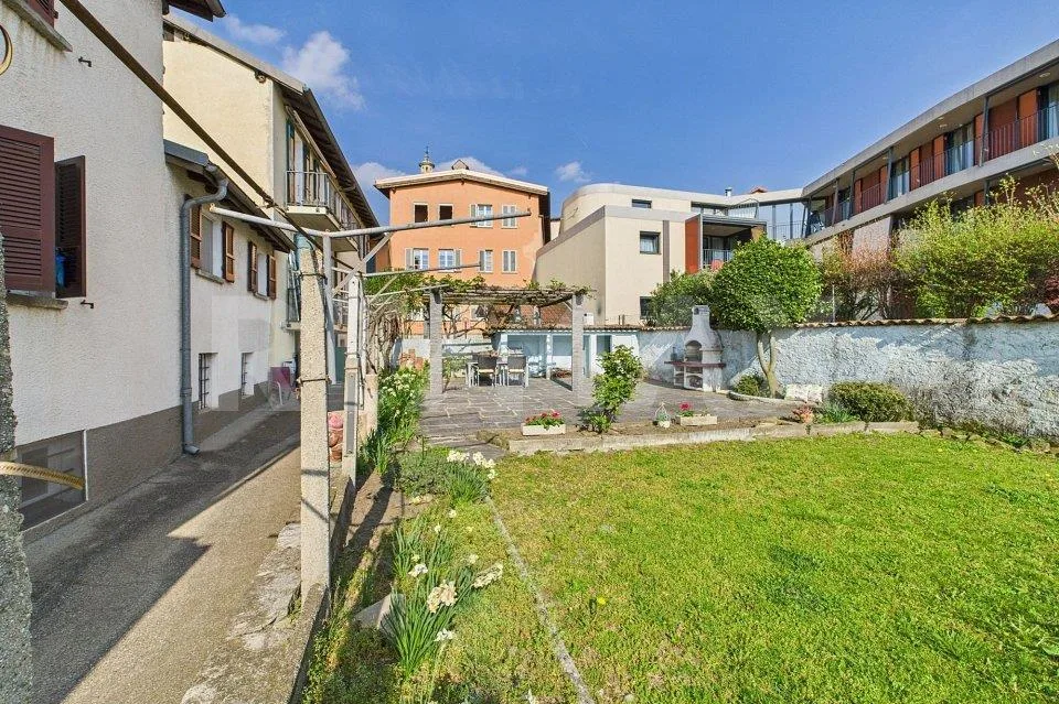 Proprietà a reddito in zona centrale - 3 appartamenti rinnovati con...