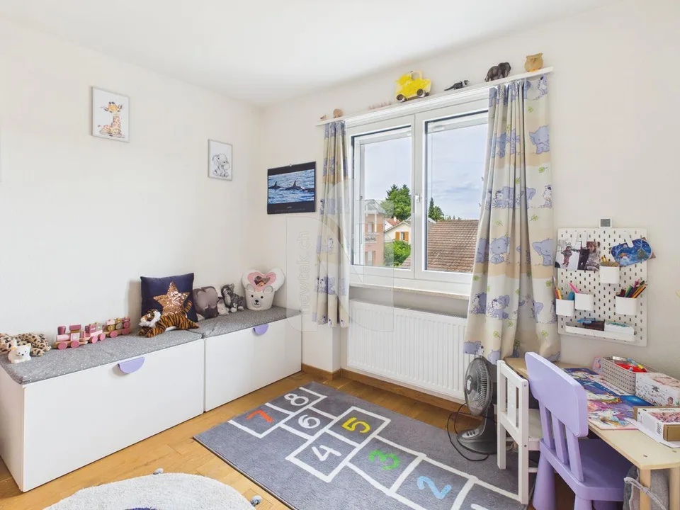 Familienfreundlich, modern und einzugsbereit - mit Garten und Blick ins unverbaubare Grüne
