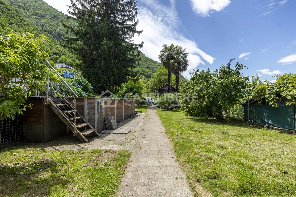 Ein RURALES PARADIES, DAS ÜBER DEM MAGADINO-PLATZ SCHWEBT