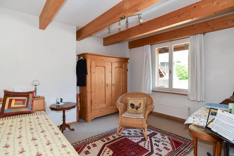 5.5 Zi. EFH mit Aussicht bis in die Berge und Ausbaupotential