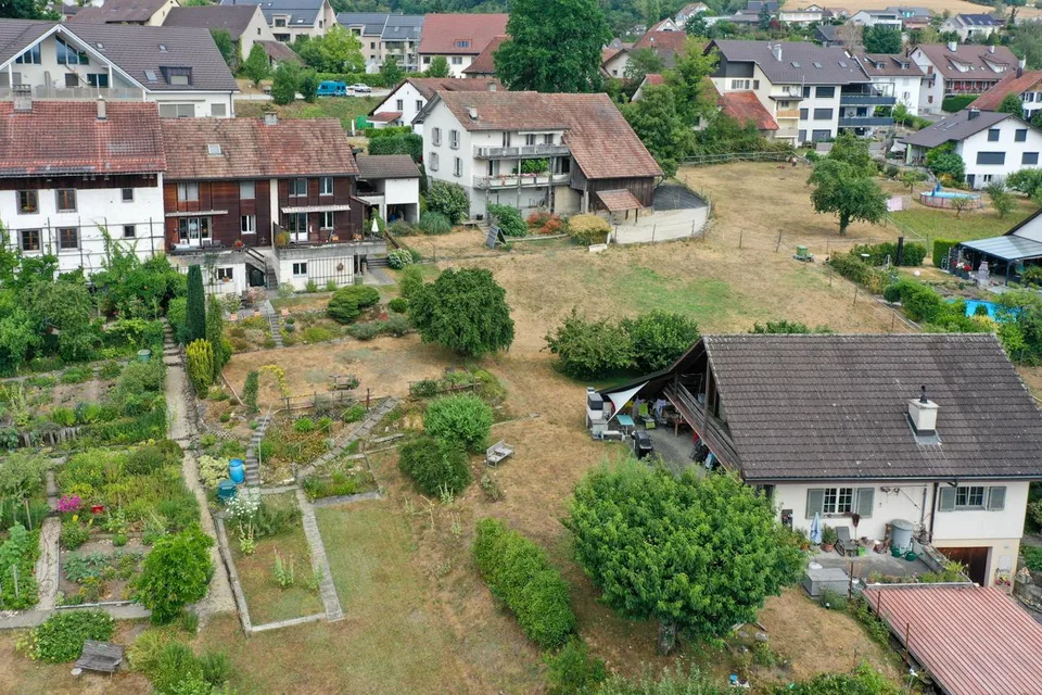 5.5 Zi. EFH mit Aussicht bis in die Berge und Ausbaupotential
