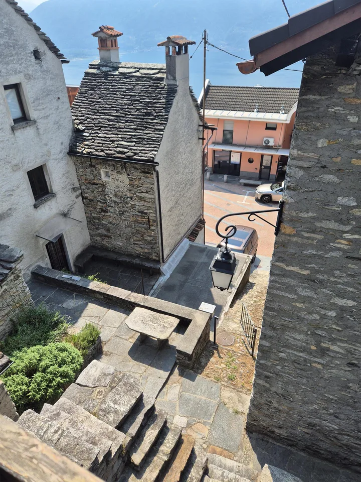 Rarität: Rustico mit Garage in Brione sopra Minusio