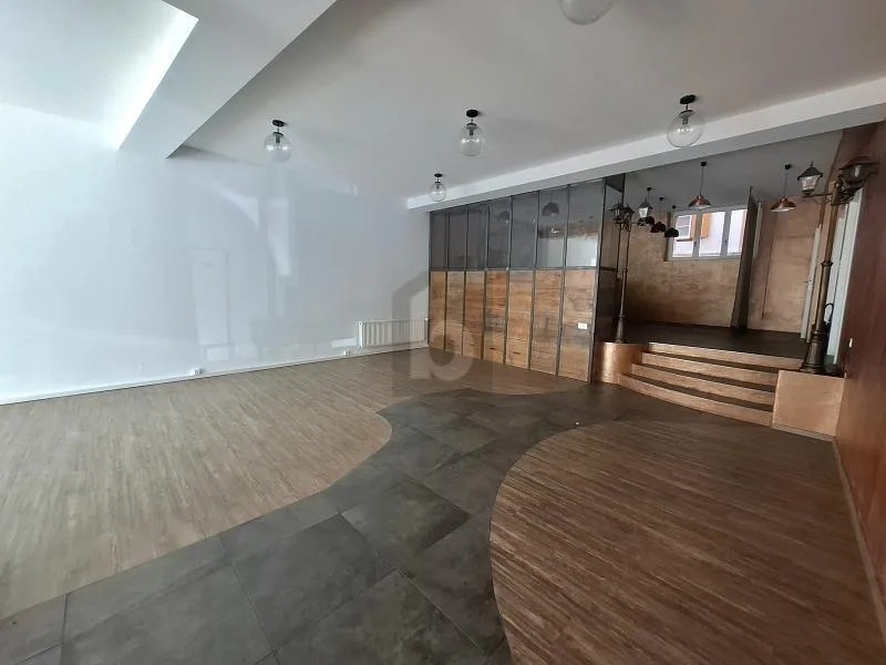 SPACIEUX ET TRÈS MODERNE
