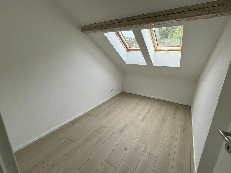 Originelle 4 1/2 - Zimmer-Dachmaisonette-Wohnung