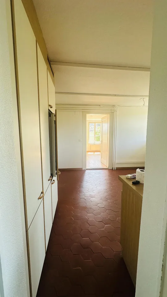 Delizioso appartamento a 3 locali al piano terra a Bern-Oberbottigen