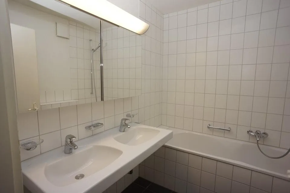 Appartement spacieux 4.5 pièces avec place assise dans le jardin dans un environnement calme