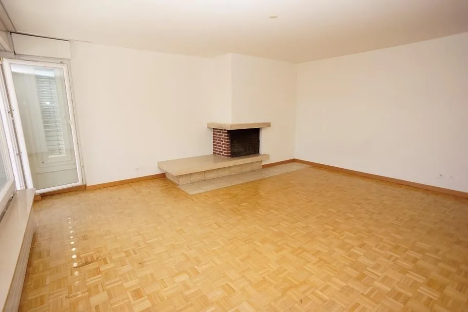 Appartement spacieux 4.5 pièces avec place assise dans le jardin dans un environnement calme