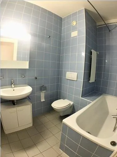 Charming 2.5-room apartment on the 2nd floor of an old-style building