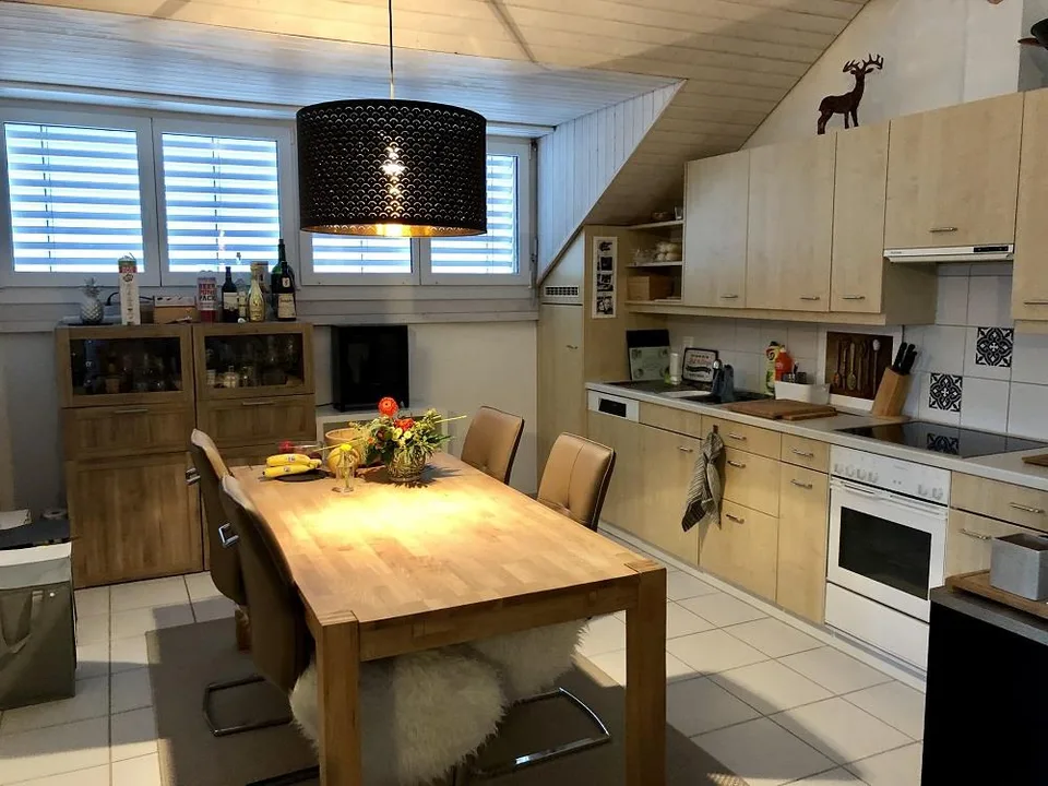 Charmante 3.5-Dachwohnung in Safnern