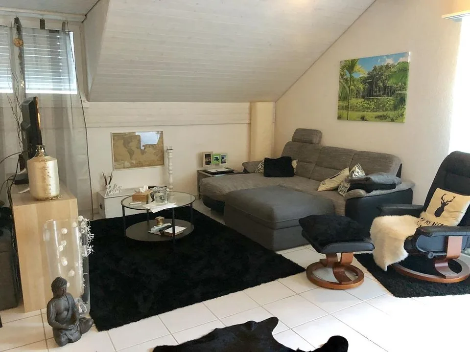 Charmante 3.5-Dachwohnung in Safnern