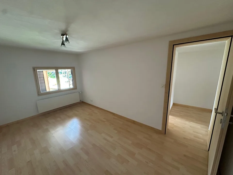 4Zi Ferien-/Wohnung in Rueun GR