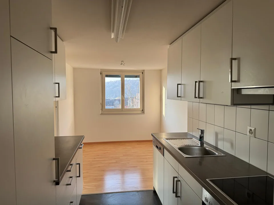 Helle 3.5 Zi-WG mit  Balkon in grüner Umgebung und zentraler Lage
