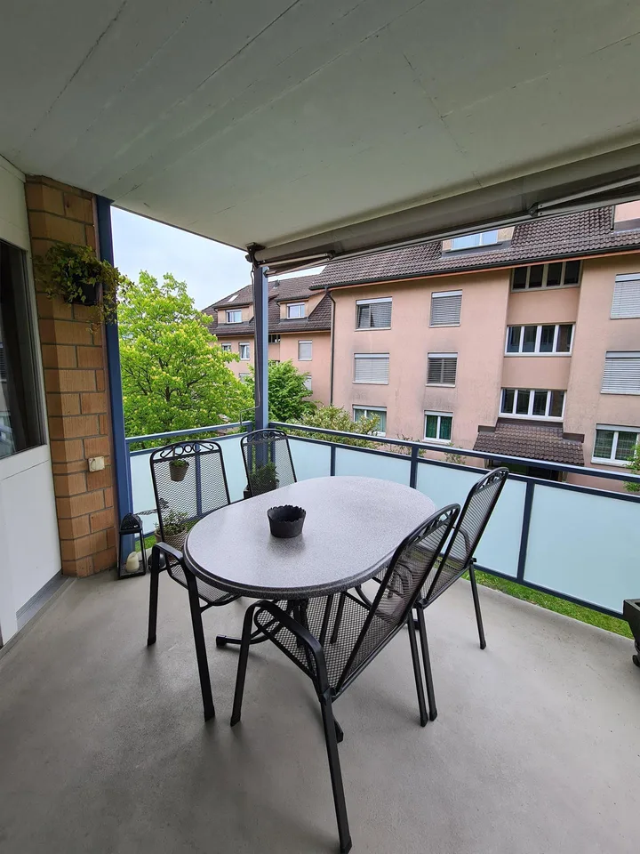 freundliche, helle Wohnung an idealer Lage