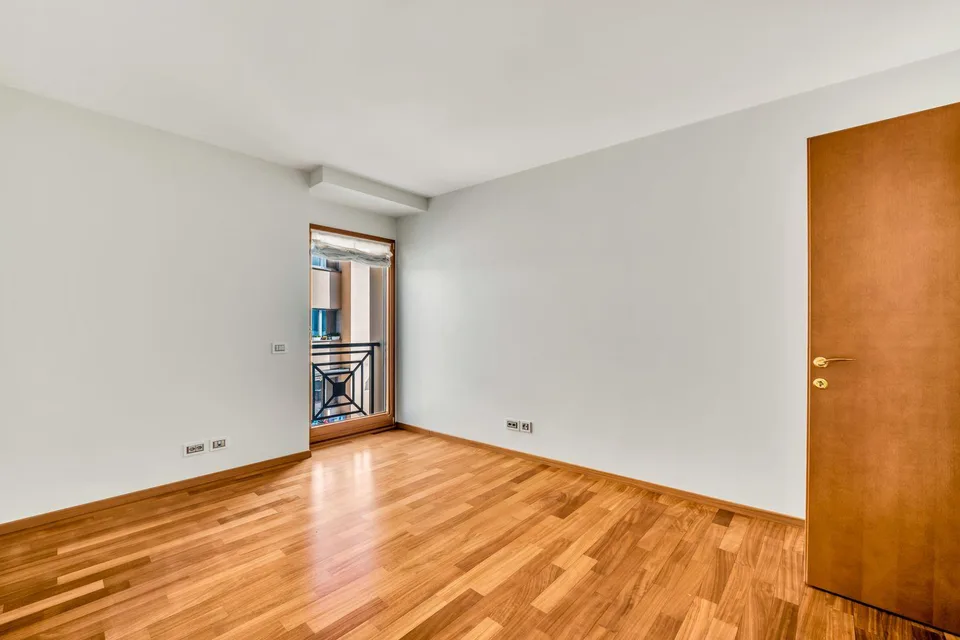 BRIGHT 4.5 ROOMS WITH LAKE VIEW IN THE CENTRE OF LUGANO