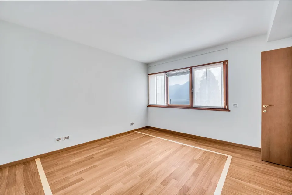 BRIGHT 4.5 ROOMS WITH LAKE VIEW IN THE CENTRE OF LUGANO