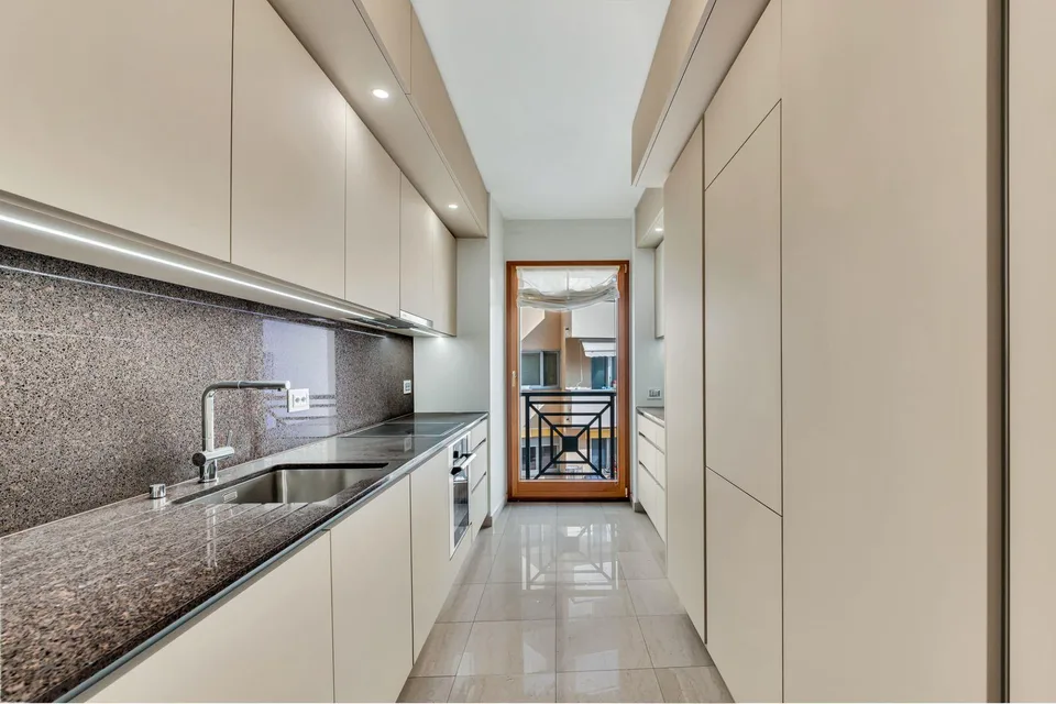 BRIGHT 4.5 ROOMS WITH LAKE VIEW IN THE CENTRE OF LUGANO