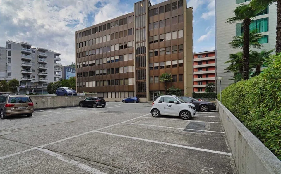 UFFICIO NEL CUORE FINANZIARIO DI PARADISO | OFFICE IN THE FINANCIAL...