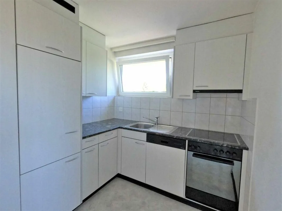 Wundervolle Wohnung in Rheinnähe, mit Balkon und grosszügigen Räumen