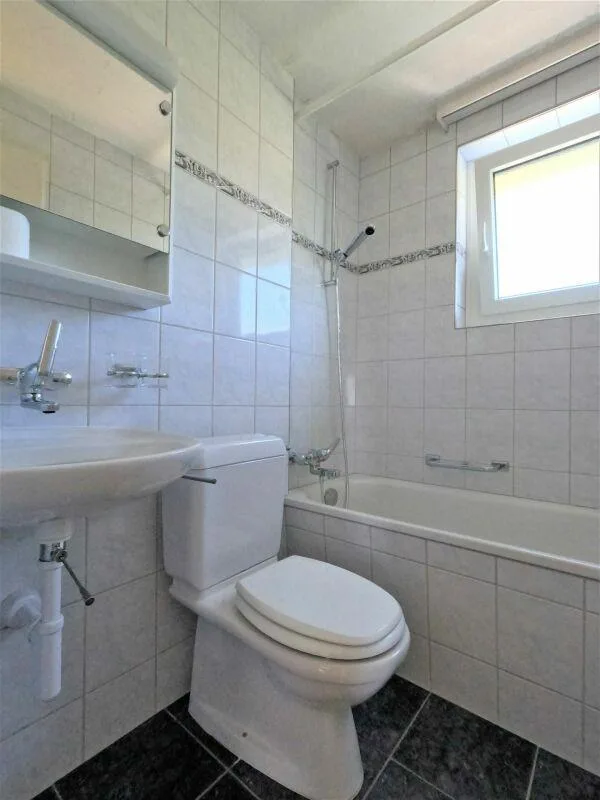 Wundervolle Wohnung in Rheinnähe, mit Balkon und grosszügigen Räumen