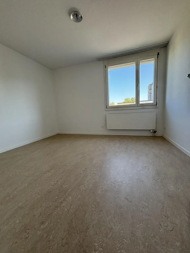 Grosszügige 4.5-Zimmer-Wohnung mit Balkon und Bergblick in Thun