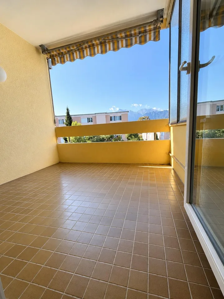 Grosszügige 4.5-Zimmer-Wohnung mit Balkon und Bergblick in Thun