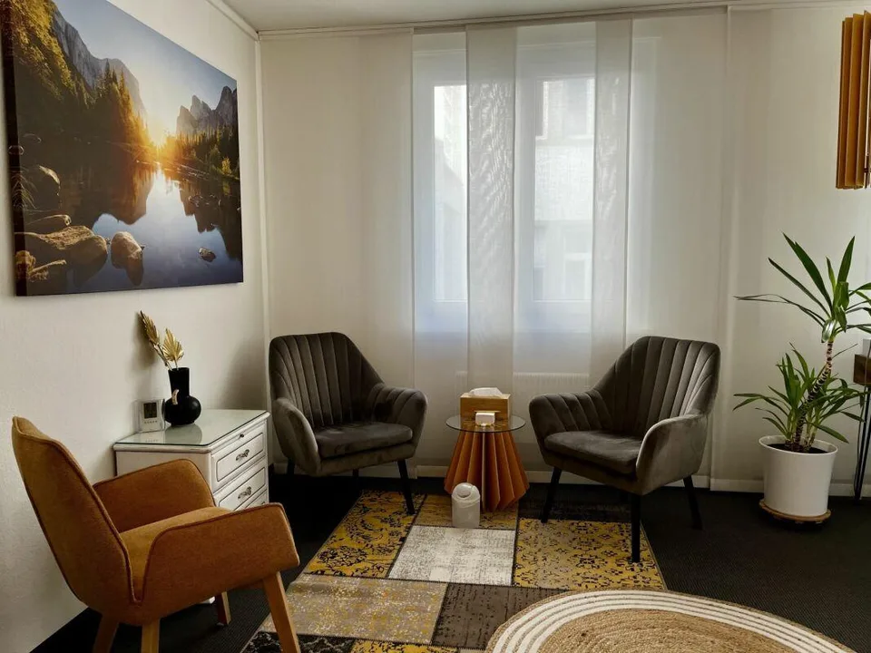 Bureaux et espaces de pratique lumineux et polyvalents dans le meilleur emplacement de la vieille ville