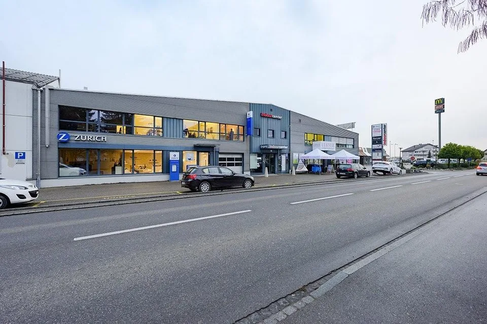 Grosszügiges Lager sucht Material!